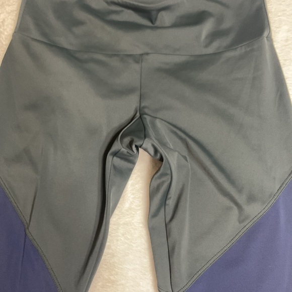 Onzie Dark Gray Leggings - Picture 3 of 7